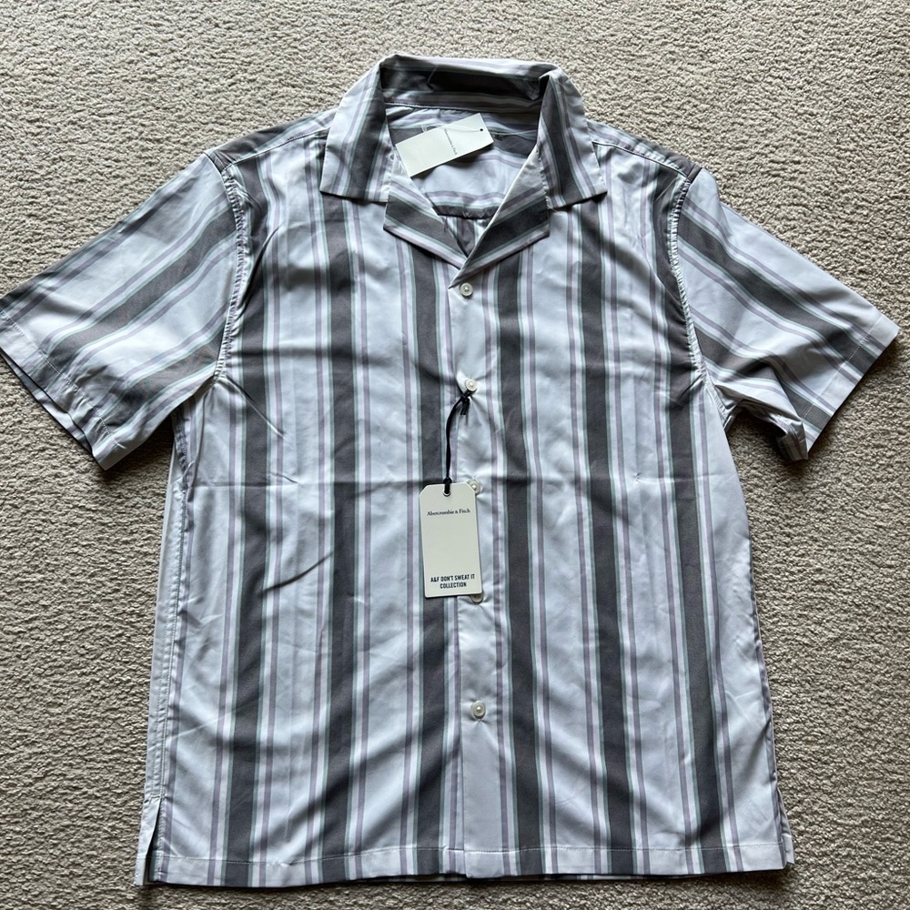 ABERCROMBIE & FITCH MEN Camp Collar Button-Up Shirt Short Sleeve White Stripe S